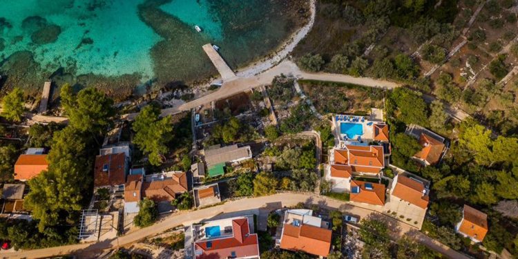 Beachfront Villa Gradina